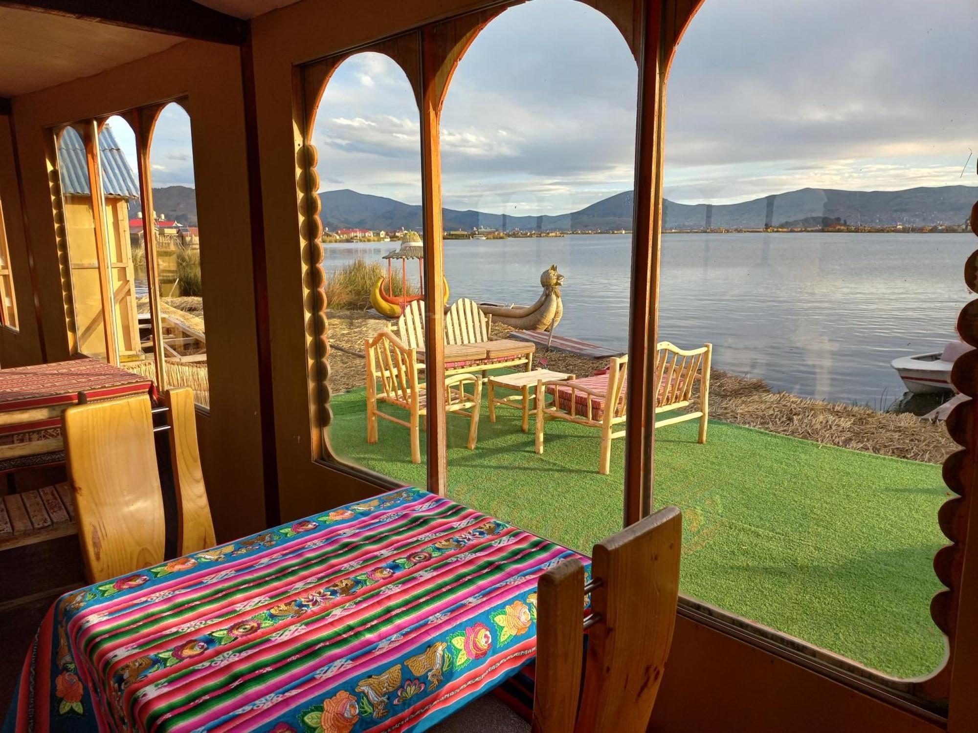 Uros Aruma-Uro On Uros Floating Islands Hotel Puno Exterior photo